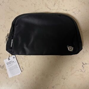 Lululemon Everywhere Belt Bag Large Fanny Pack Backpack Black 2L Cross Body Bag